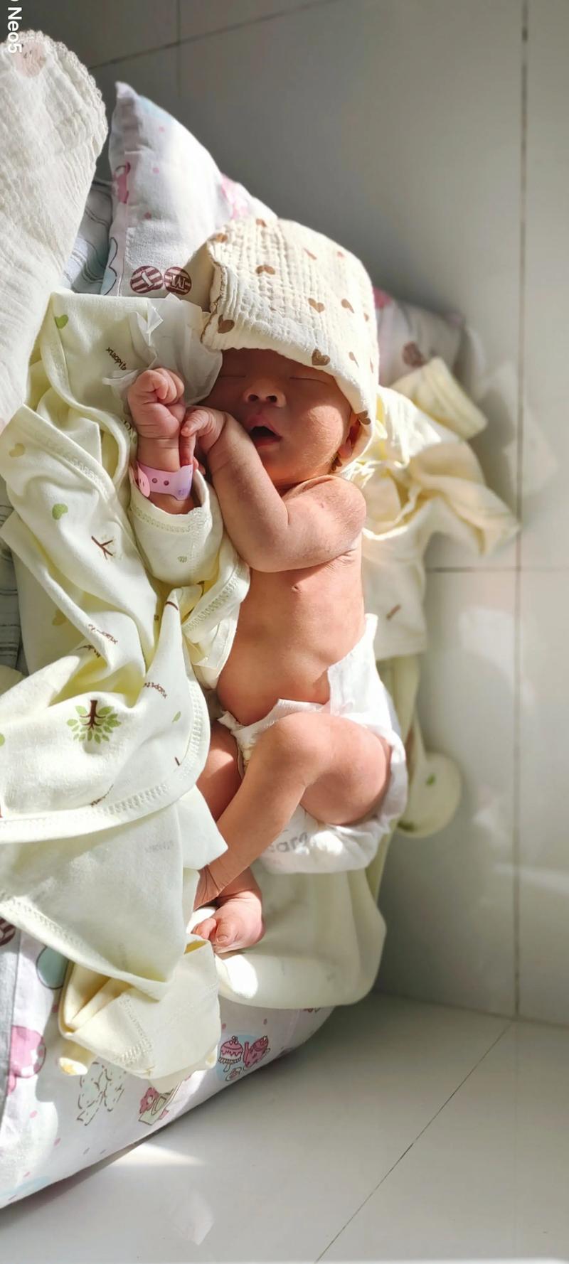 添丁！克里斯滕森迎来自己第三个孩子，新生儿的名字叫诺亚