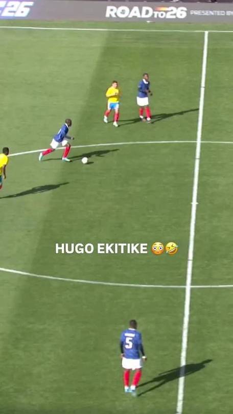 埃基蒂克比赛中穿裆裁判，姆巴佩都看笑了